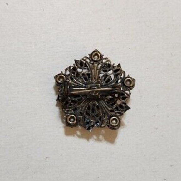 COPY - Vintage Petite Faux Pearl Brass Tone Star Brooch - Picture 2 of 3